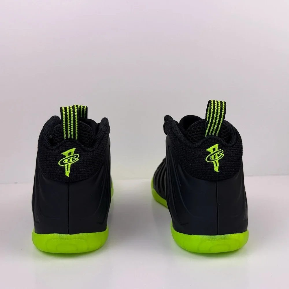 Nike Foamposite One Sneakers Size 7 Youth Black/Volt HF0977-001
